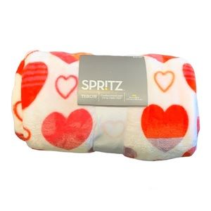 Spritz Heart Pattern Blanket Throw
